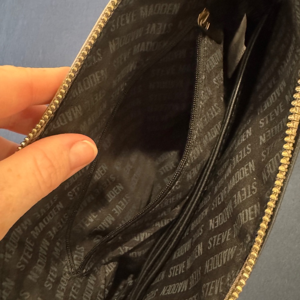 Steve Madden Black and Beige Wristlet - Picture 5 of 7